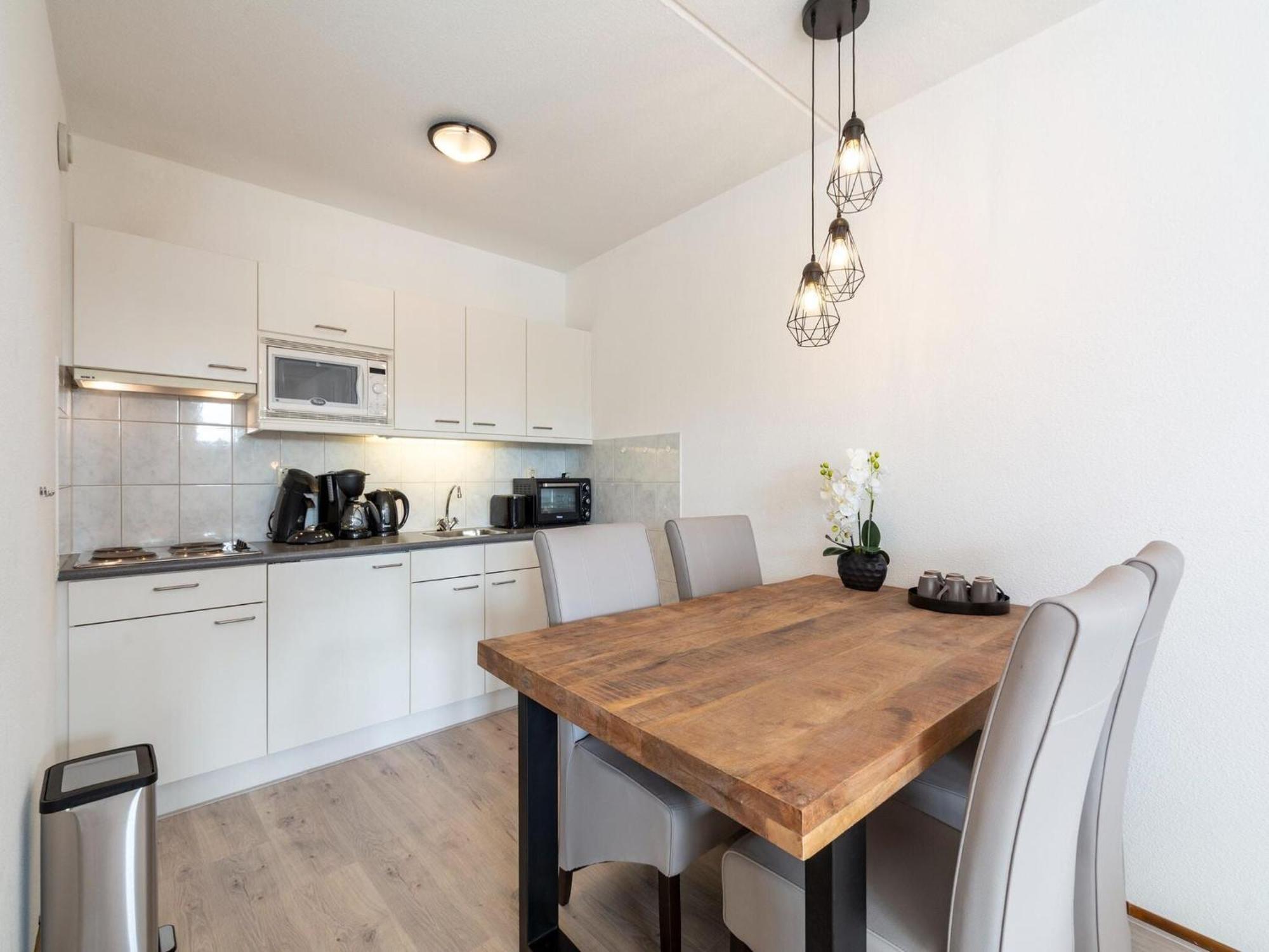 An Apartment That Is Attractively Furnished Julianadorp Exterior foto