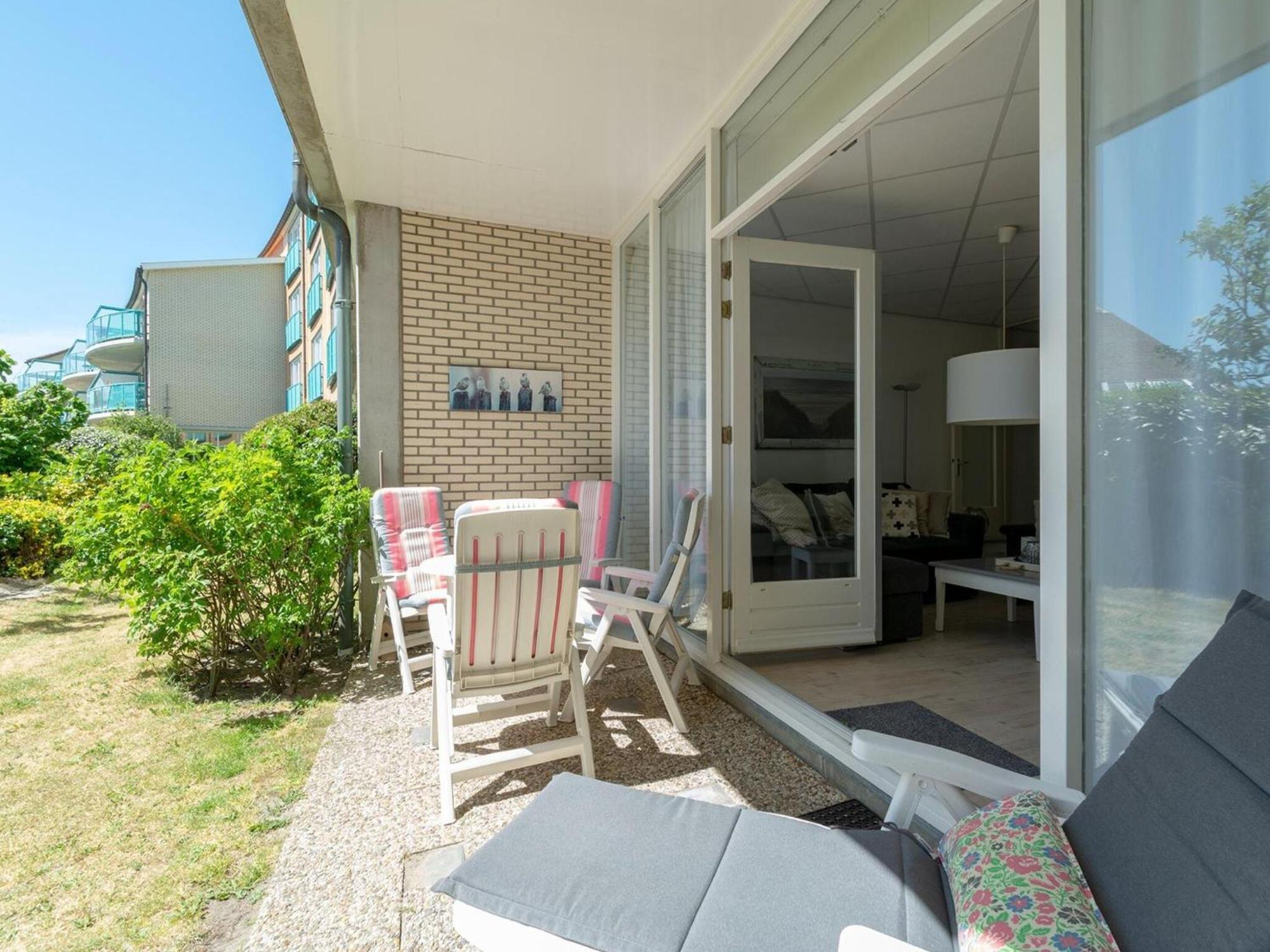 An Apartment That Is Attractively Furnished Julianadorp Exterior foto
