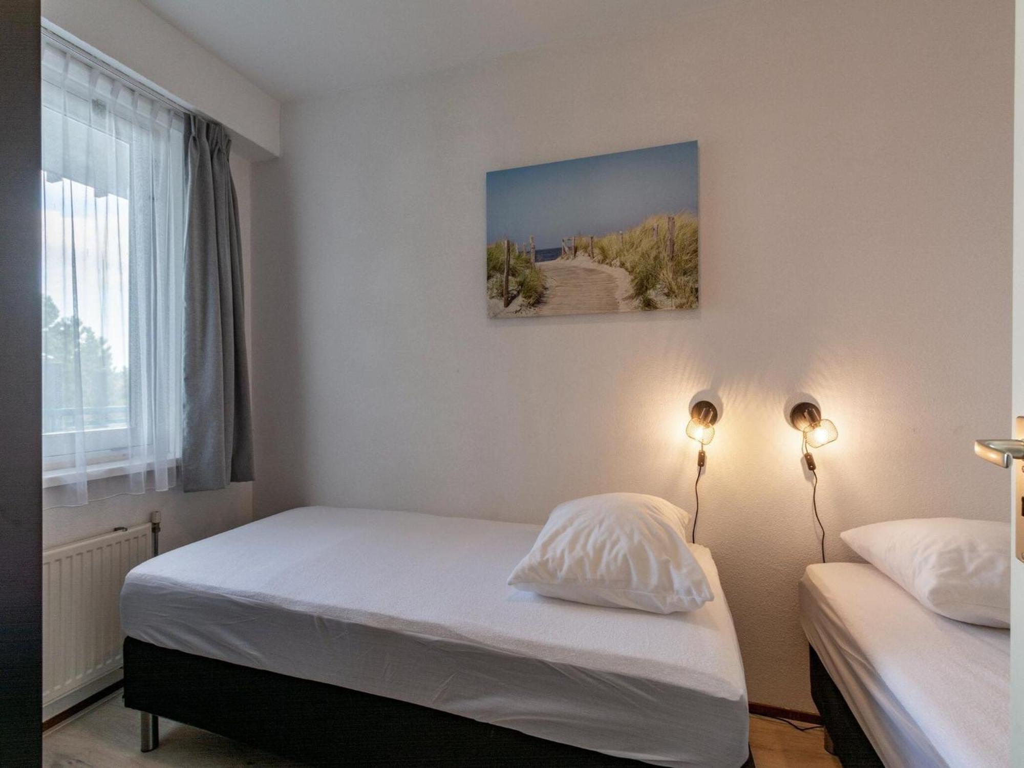 An Apartment That Is Attractively Furnished Julianadorp Exterior foto