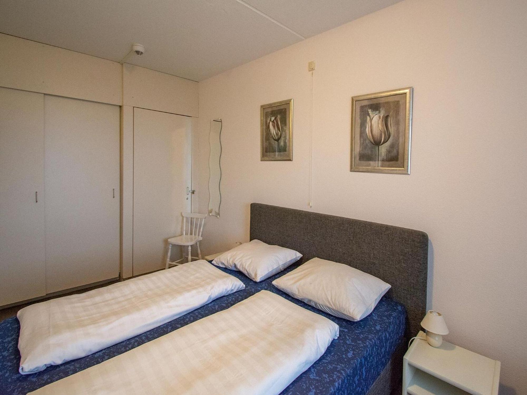 An Apartment That Is Attractively Furnished Julianadorp Exterior foto