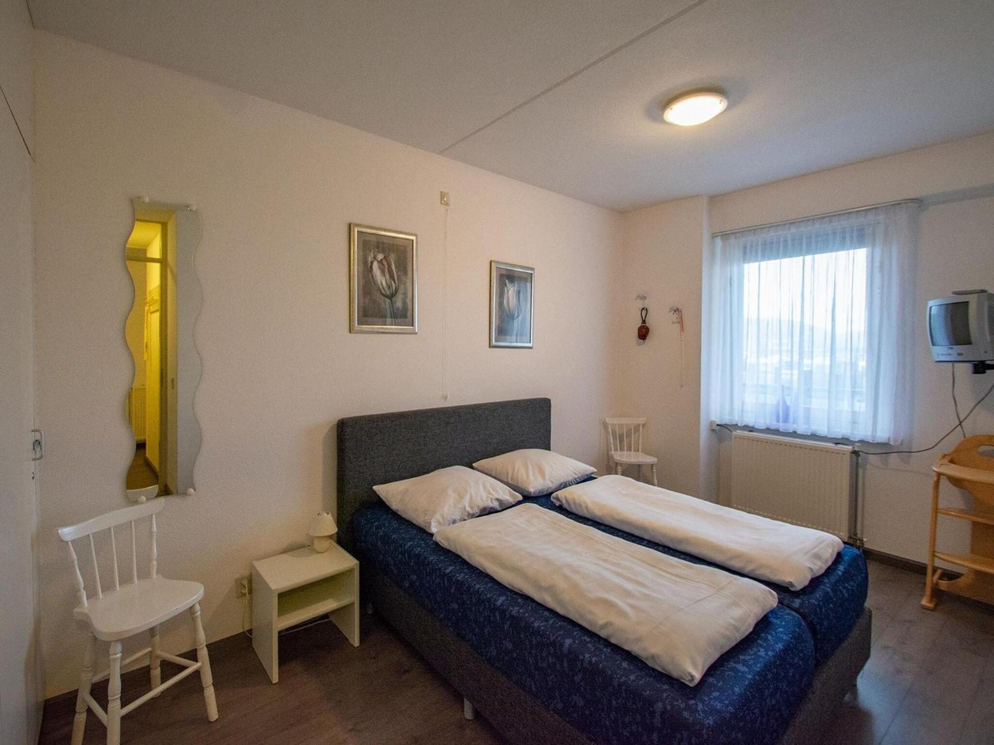 An Apartment That Is Attractively Furnished Julianadorp Exterior foto