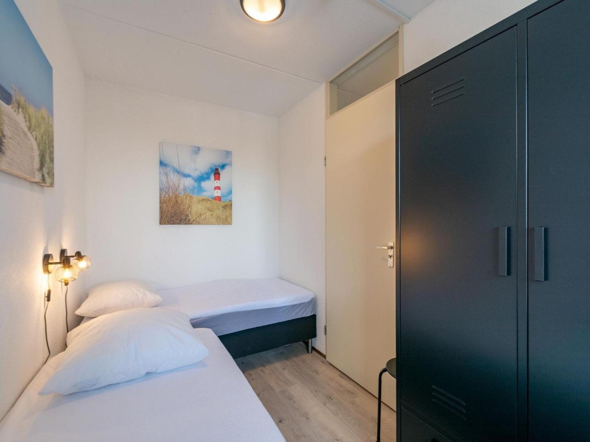 An Apartment That Is Attractively Furnished Julianadorp Exterior foto
