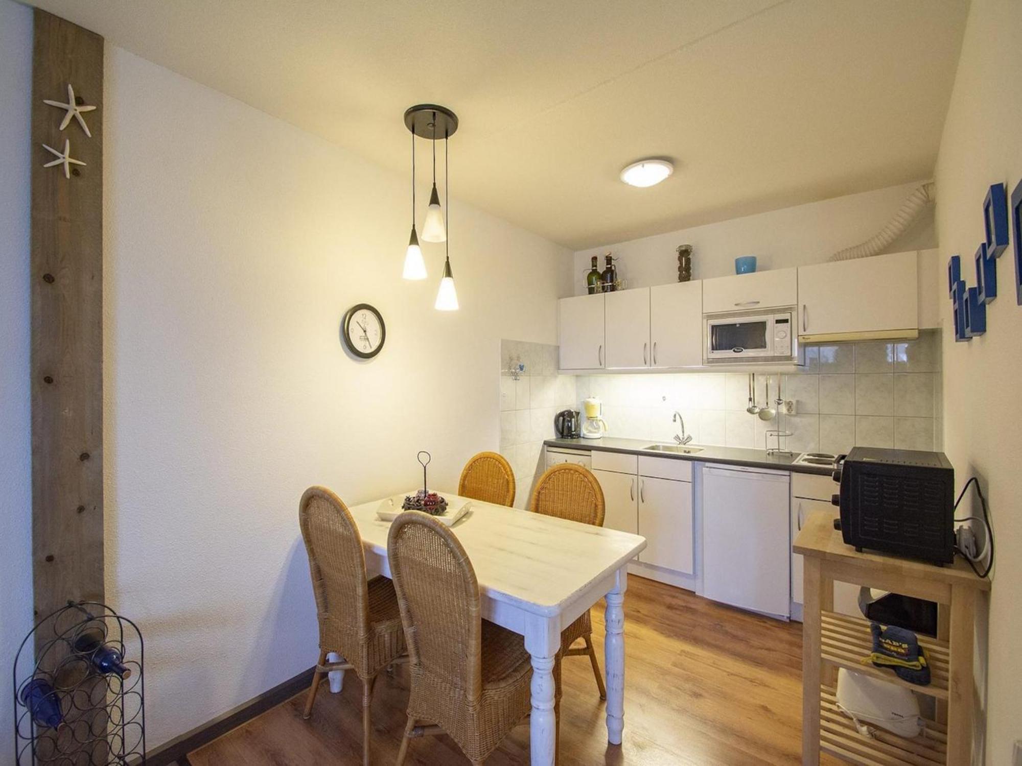 An Apartment That Is Attractively Furnished Julianadorp Exterior foto